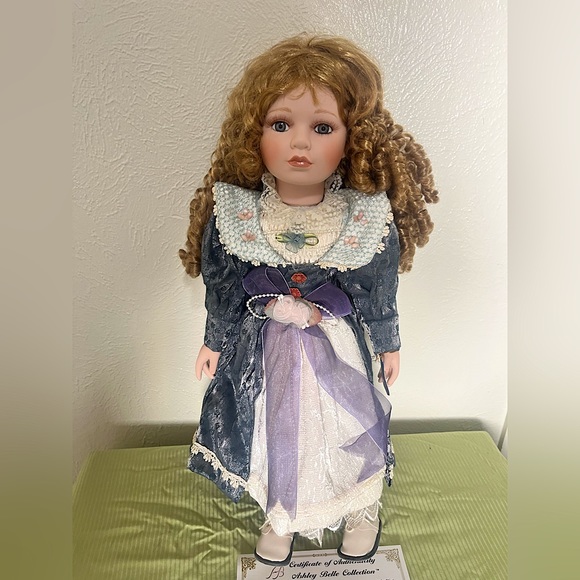 Vintage Ashley Belle collection limited edition doll with Certificate - Picture 1 of 16